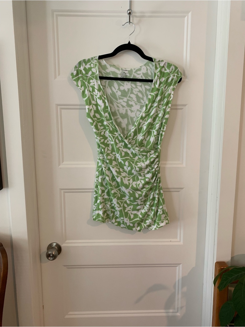 Women's Green and White Floral Wrap-Style Top SizeS
